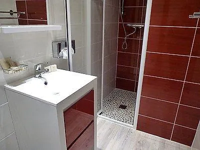 Отель De La Сен-Пале-сюр-Мер