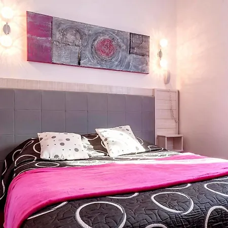 De La Отель Сен-Пале-сюр-Мер