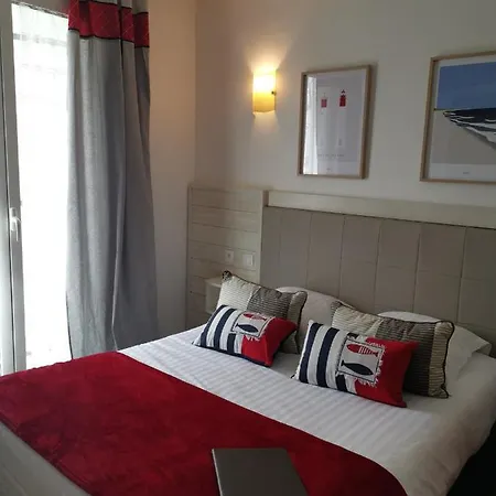 De La Plage Hotel 3*