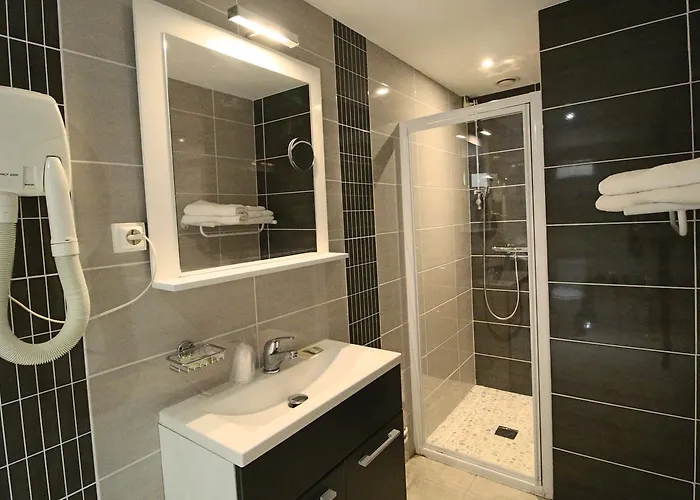 Hotel De La Plage 3*