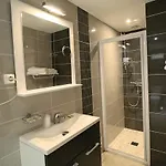 Hotel De La 3*