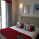 De La Hotel 3*