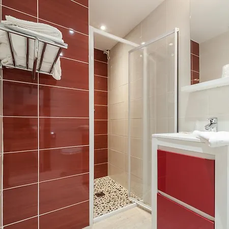 De La Hotel 3*